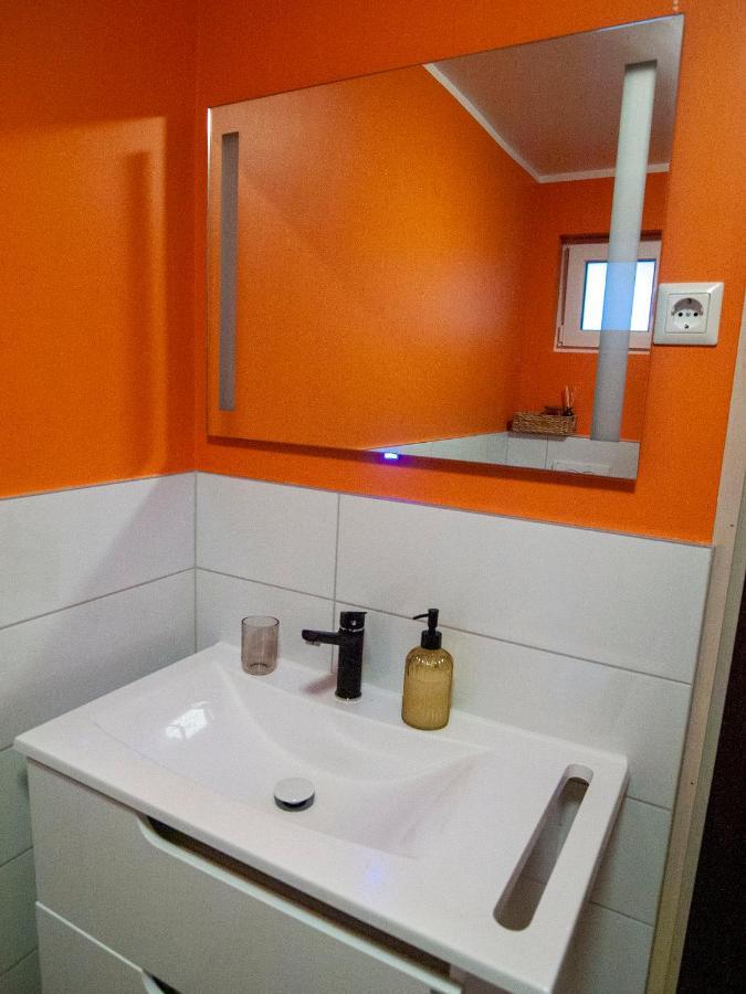 Holiday House Zarja - With Sauna And Hot Tub Bizeljsko Exteriör bild